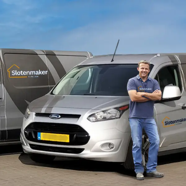 Slotenmaker aan het werk in Rotterdam-Zuid